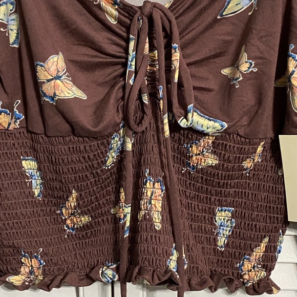 NWT•Butterfly peasant Long Sleeve juniors crop top - Picture 10 of 10